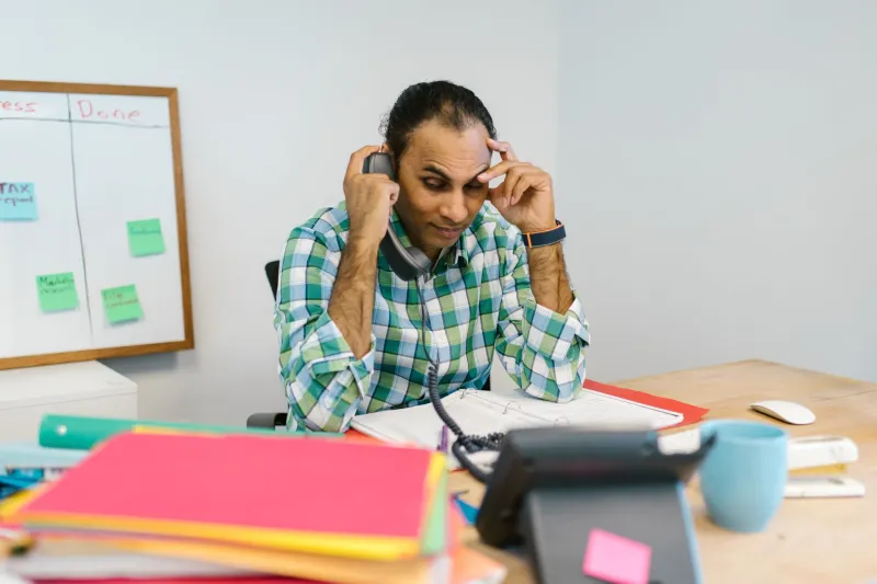 Le piège du touche-à-tout : comment votre polyvalence freine silencieusement votre entreprise